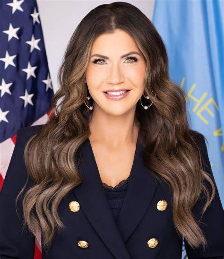 Kristi Noem's Feet I piedi di Kristi Noem Celebrities Feet 2024